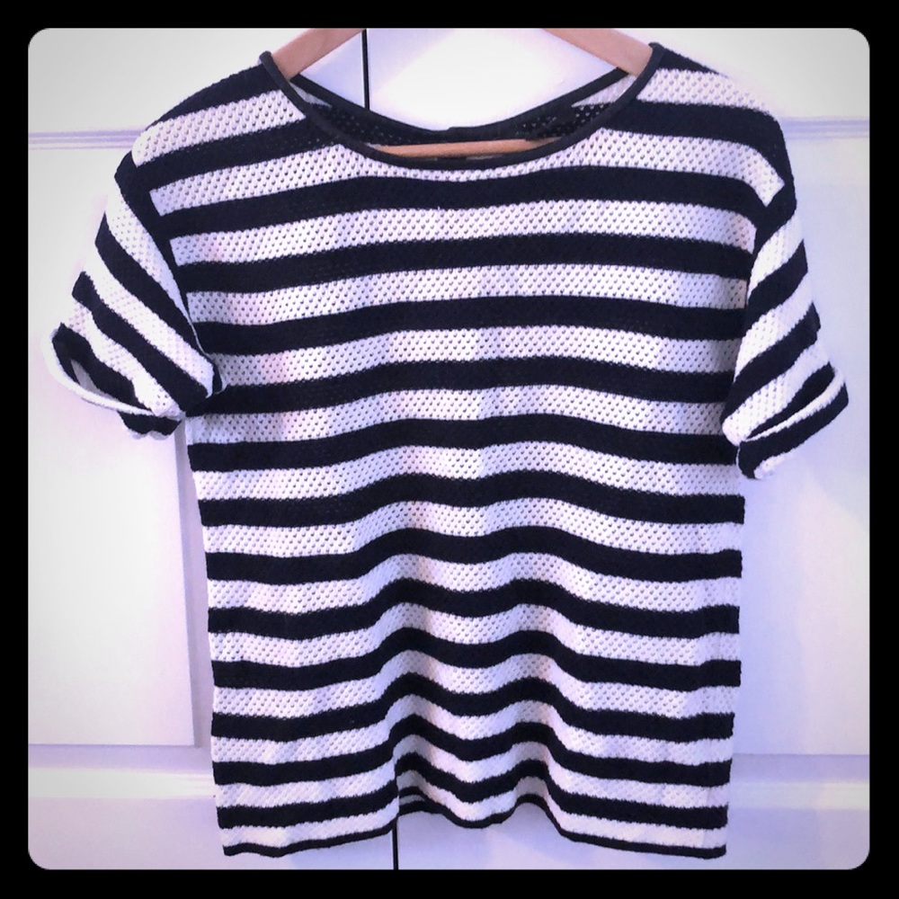 Short sleeve sweater